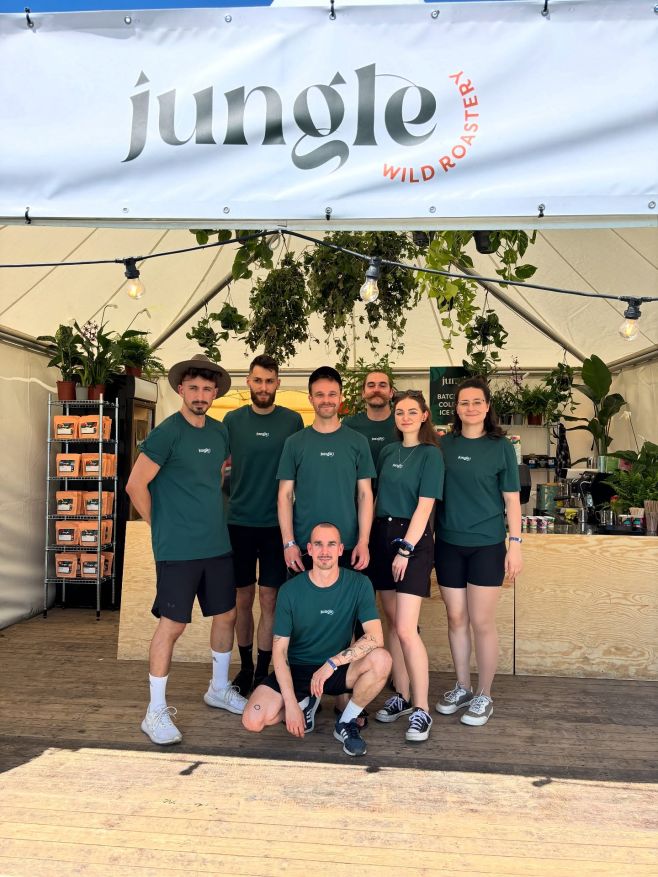 Tento víkend grejpujeme 🍇☕️🌿 Nájdete nás v tržnici aj v Urban markete 🫶 Kaviareň v Sky parku bude v sobotu aj nedeľu...