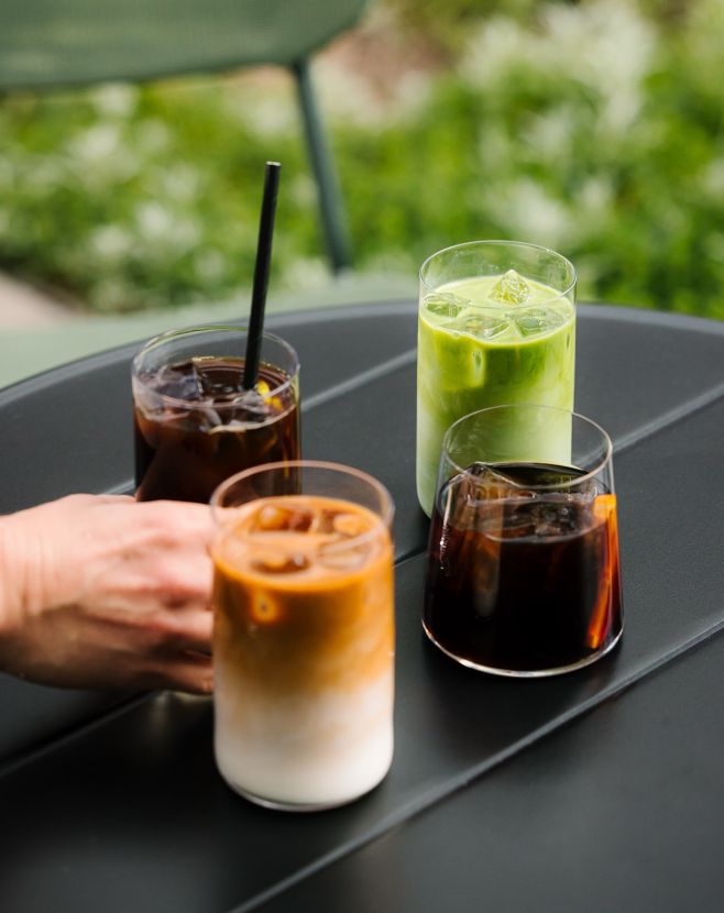 Ľadové osvieženie 🧊🫠 Čo ťa dokáže lepšie schladiť ako ľadová káva, matcha, espresso tonic alebo coldbrew? 📸 @filipizrael