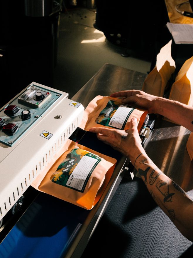 Každý týždeň balíme čerstvú kávu či už domov alebo do kancelárie. Vedeli ste, že ideálny čas na prípravu kávy od praženia...